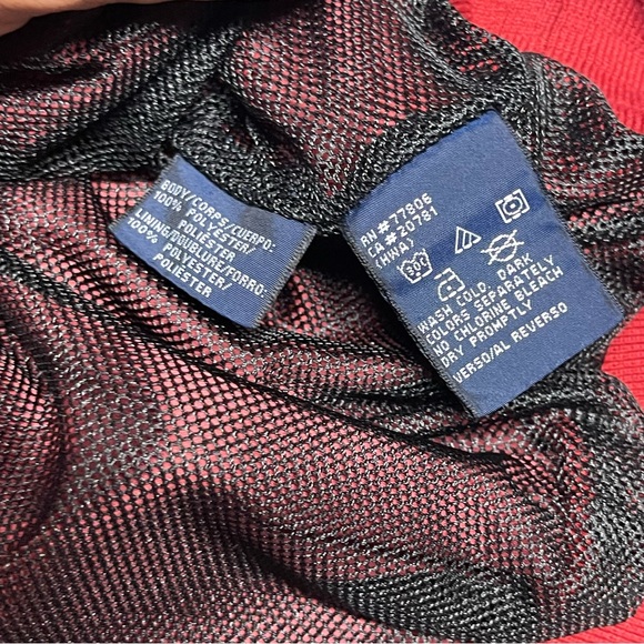 Tommy Hilfiger Men's V-Neck Red Sweater - Picture 9 of 9